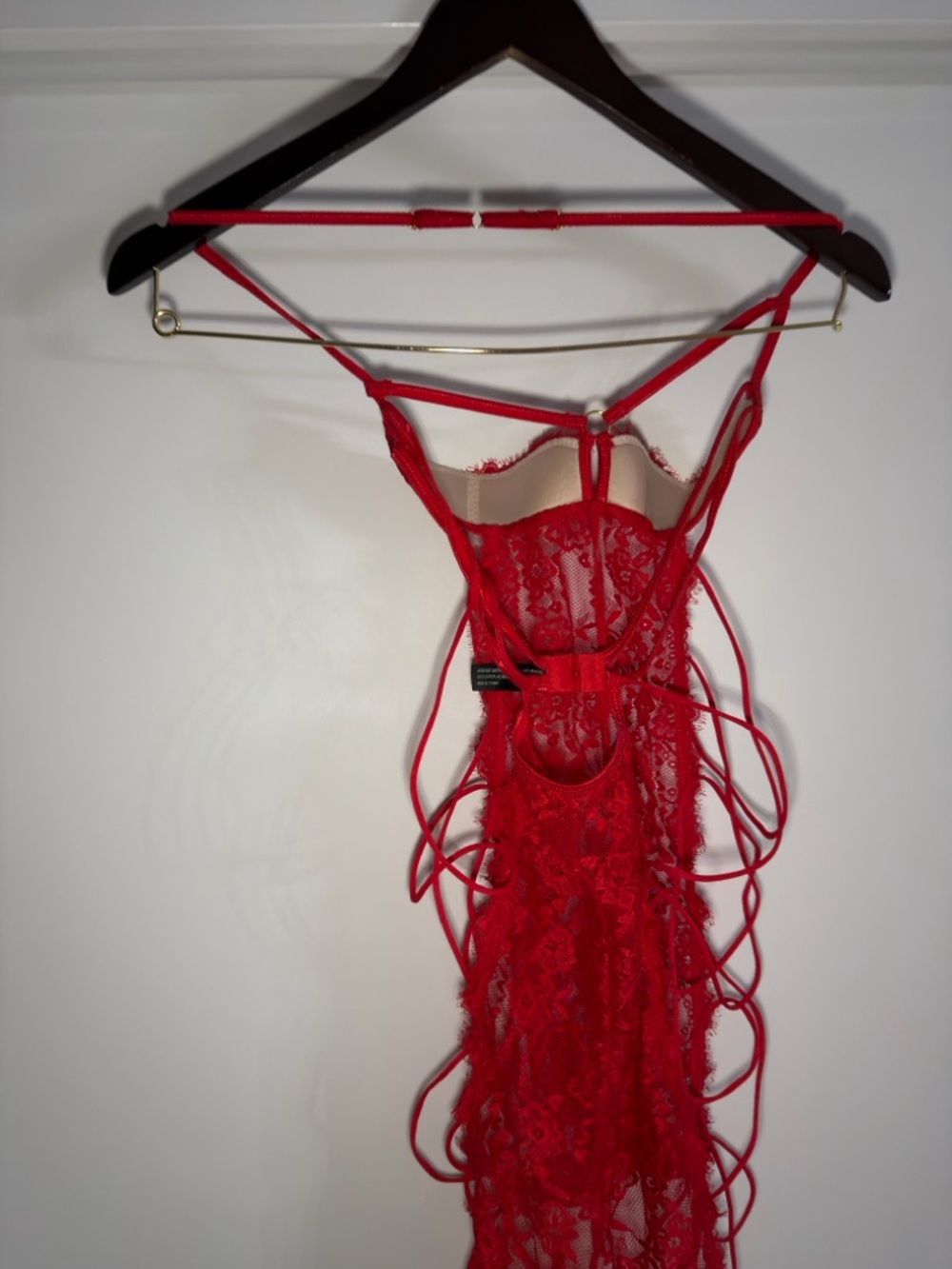 Red Lace - Picture 9 of 9